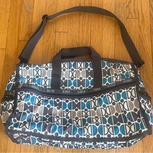 LeSportsac Large Weekender Duffel Bag – Blue/Gray Geometric Print